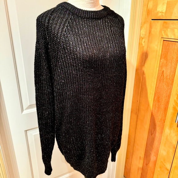 LAURA PETERSON. Thick Black Metallic Sweater. Long Sleeves. Size L. Roun… - Picture 5 of 9